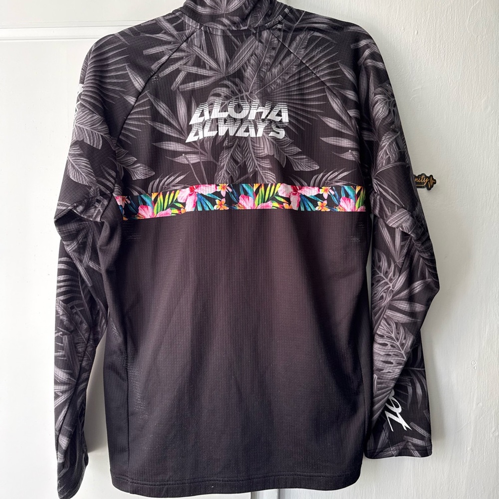 Zoot Black and Floral Long Sleeve Top biking